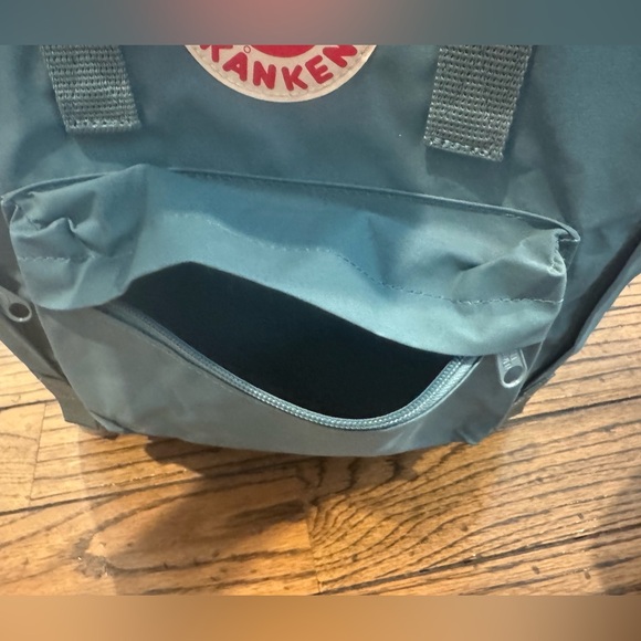 Kånken Mini Backpack Frost Green - Picture 9 of 12